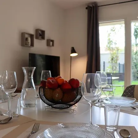 Le Jardin Elegant & Cosy, Pour 6 Personnes, Animaux Admis アパート *